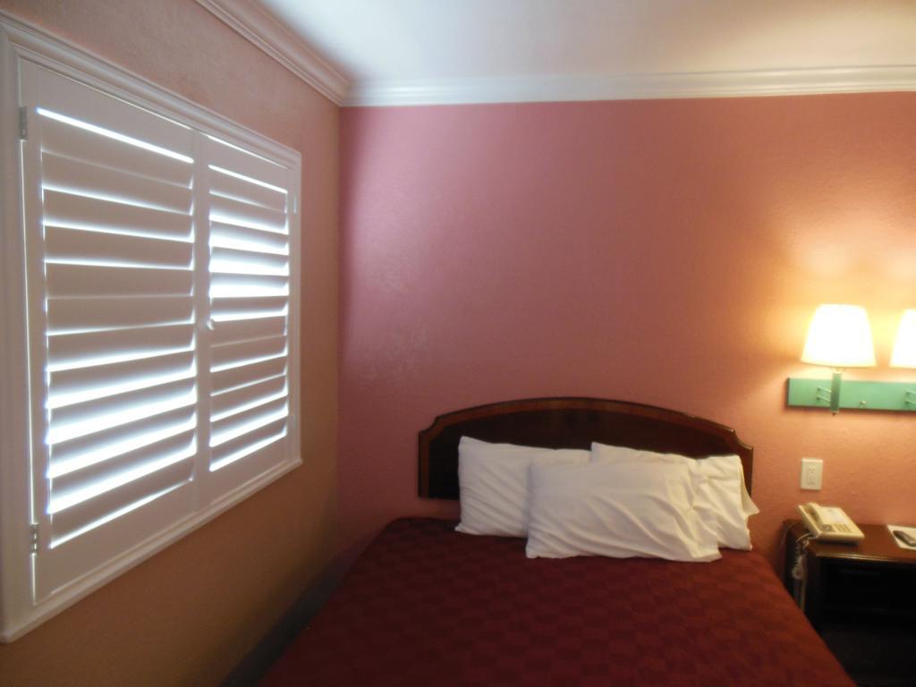 Sealamp Inn Seaside Bagian luar foto