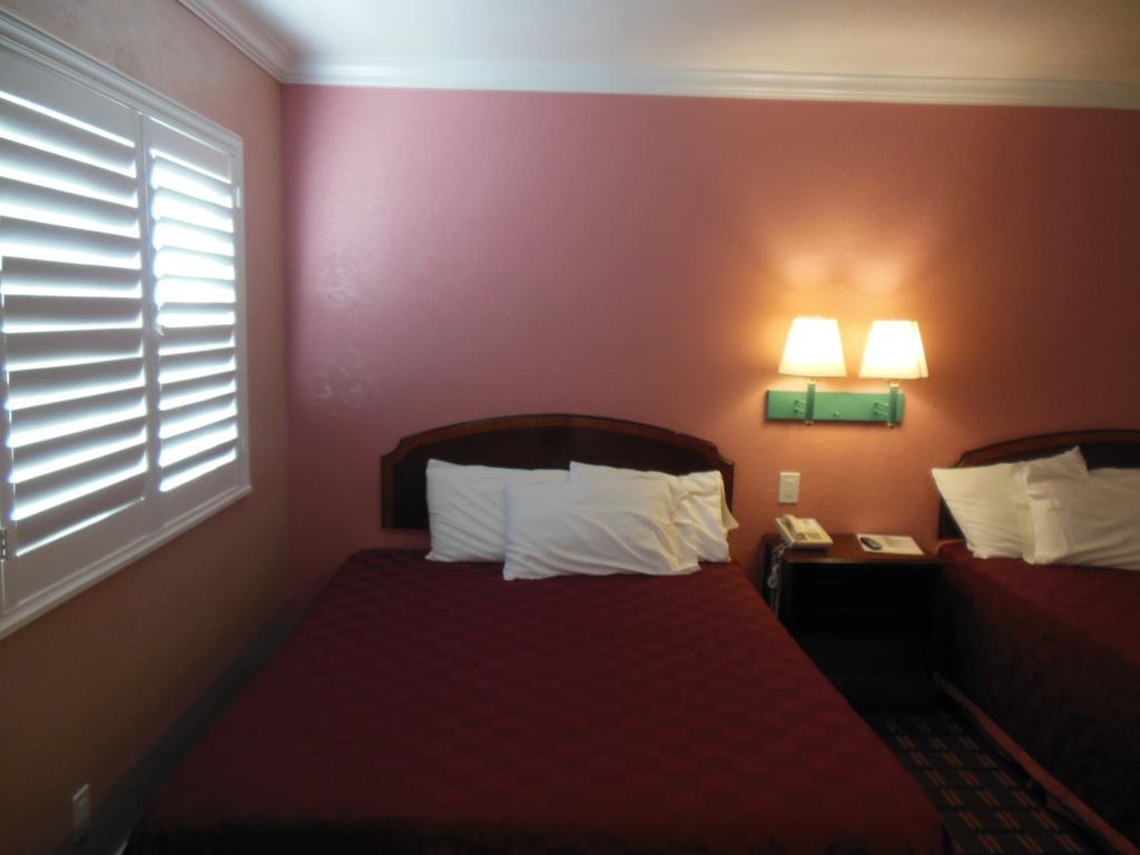 Sealamp Inn Seaside Bagian luar foto