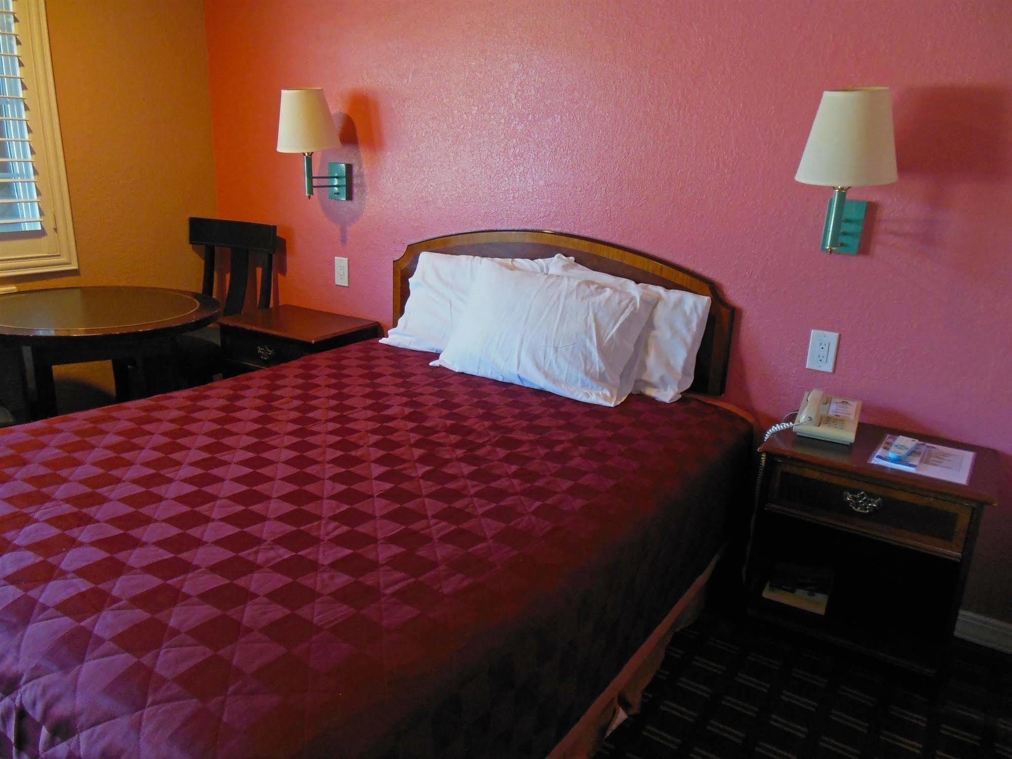 Sealamp Inn Seaside Bagian luar foto